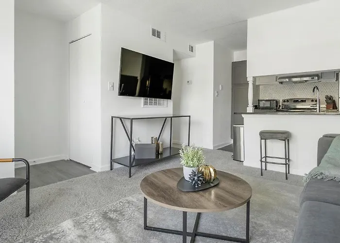 Apartment Landing Spectacular 1bd Pool Gym
