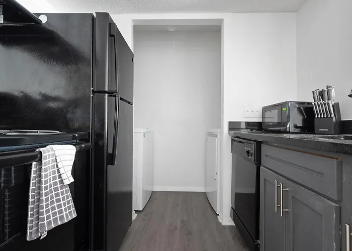 Landing Spectacular 1bd Pool Gym Winston-Salem