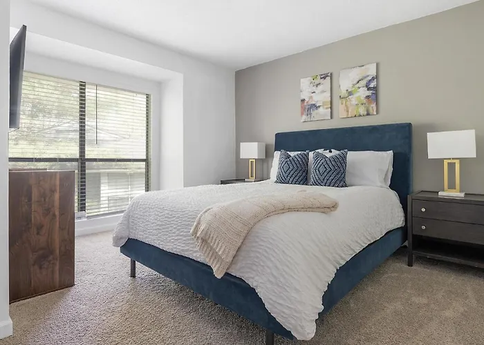 Landing Spectacular 1bd Pool Gym * Winston-Salem