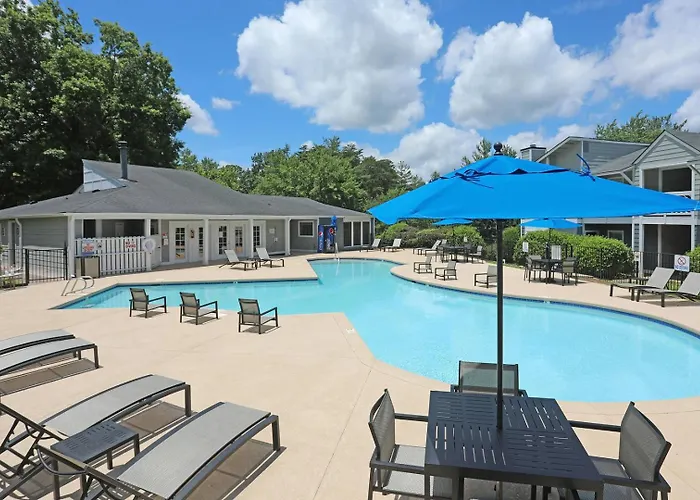 Landing Spectacular 1bd Pool Gym Apartment *